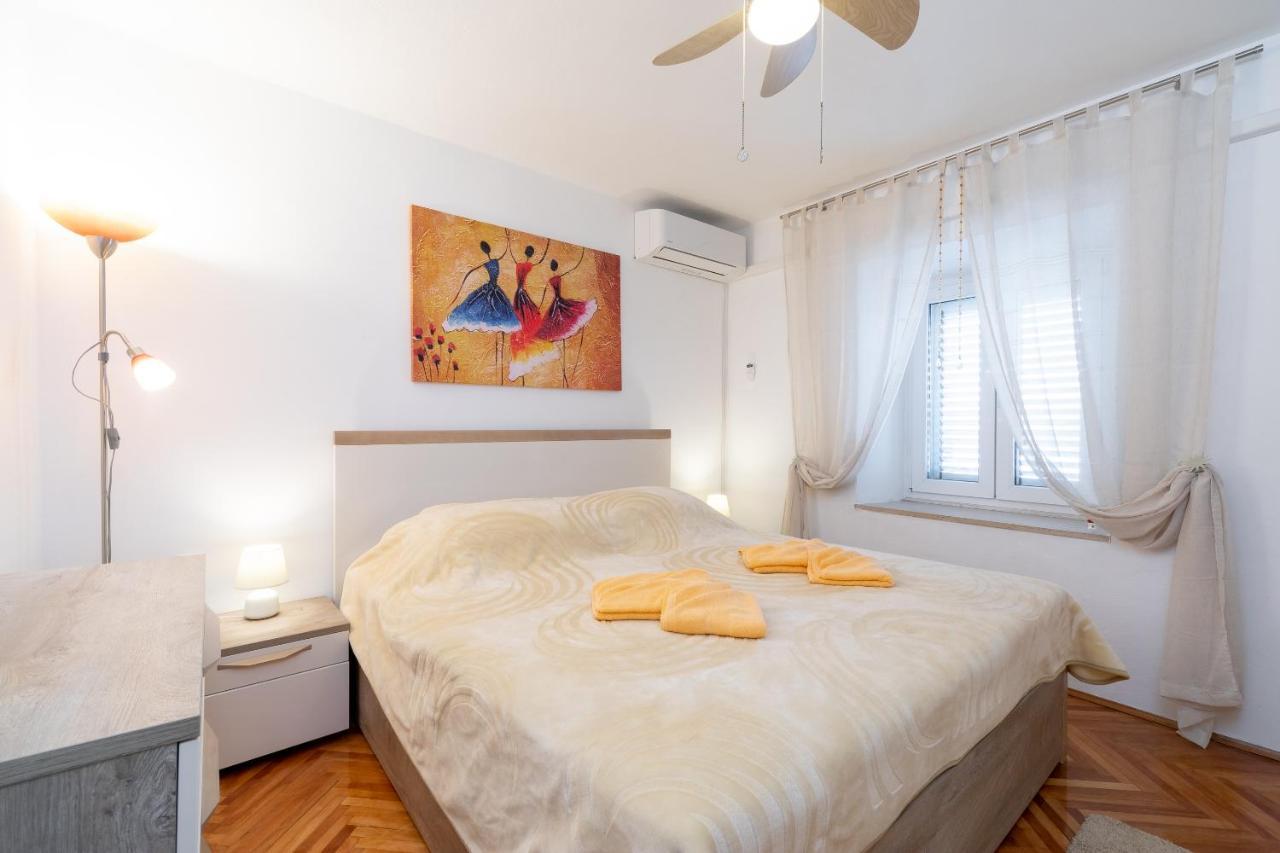 Apartman Stela Korcula Town Bagian luar foto
